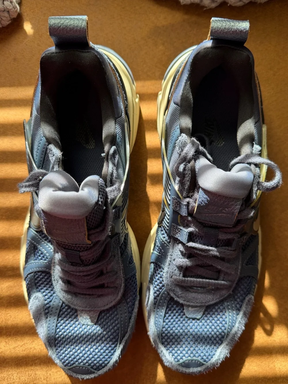 Nike v2k run womens sneakers size 8 nwot